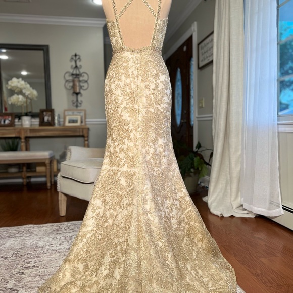 Exquisite Gold embroidered lace gown with dazzling beaded neckline and waistband - Picture 4 of 17